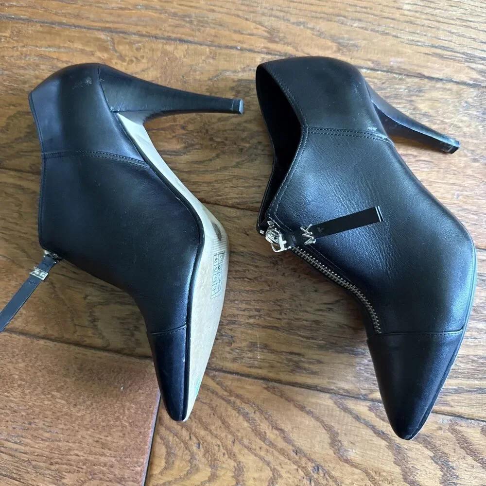 Michael Kors MK 7.6 M Black Leather Ankle Boots Front Zipper Pointed Toe Witchy